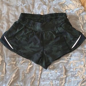 Lululemon Hotty Hot Short 2.5”
